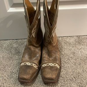 Justin boots size 8.5